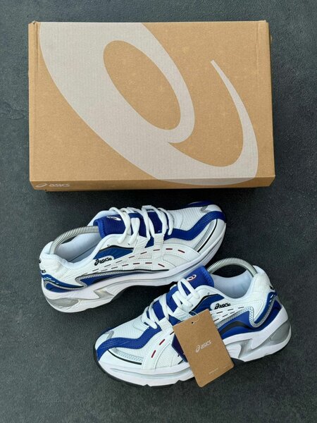 Baskets ASICS rétro