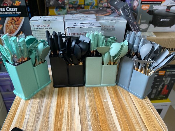 19pcs silicon ladle with knives and chopping board