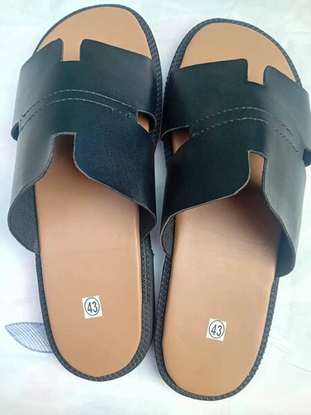 Sandales en cuir noir 43