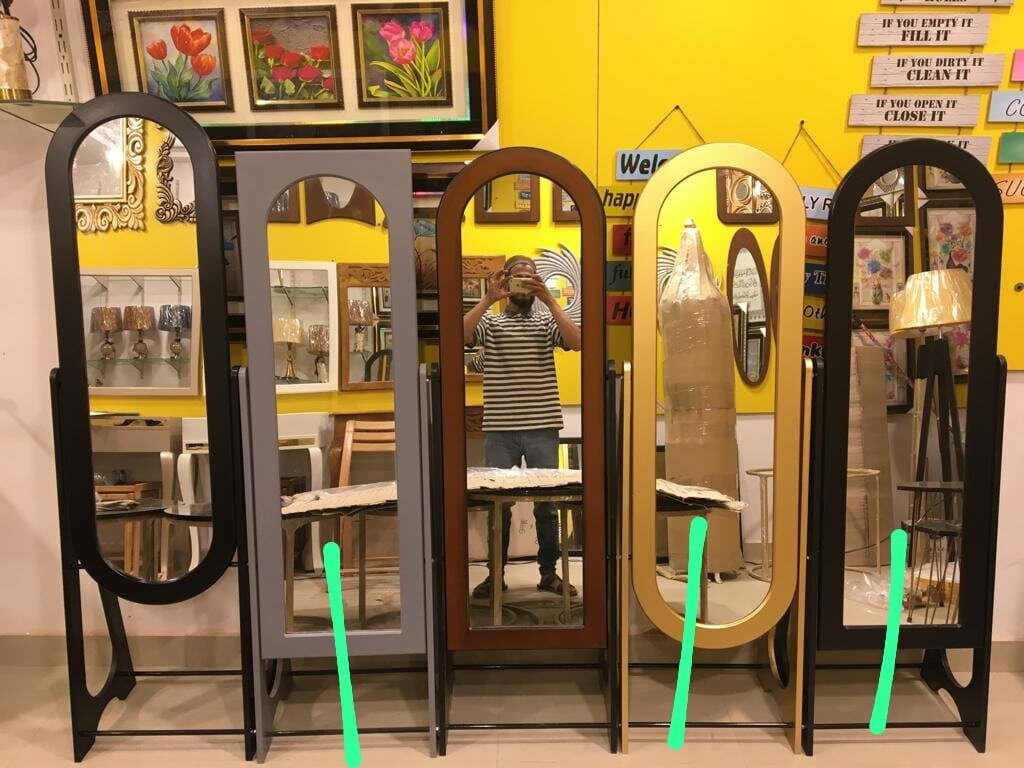 Standing mirror