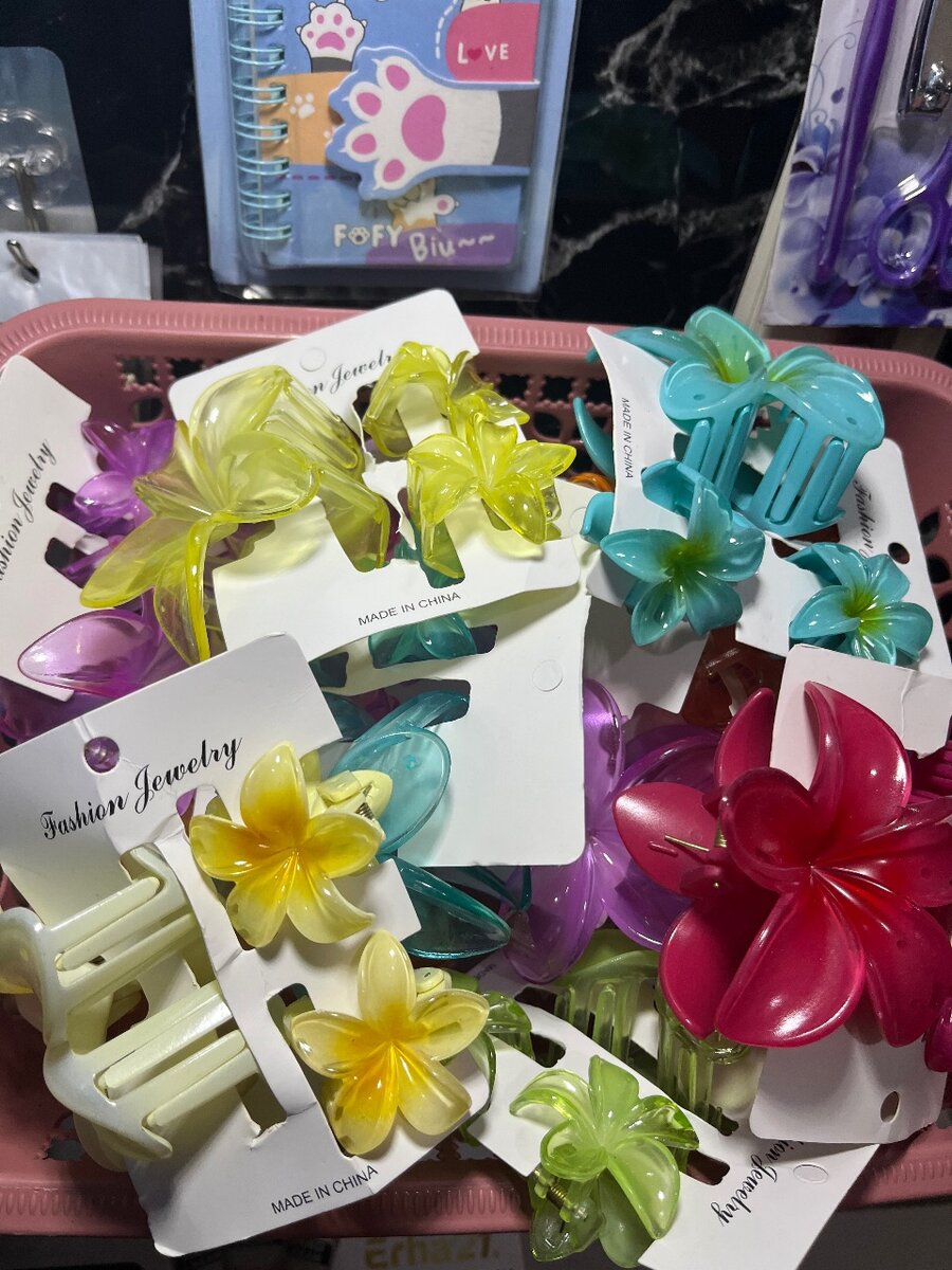 Pinces à cheveux fleuries élégantes