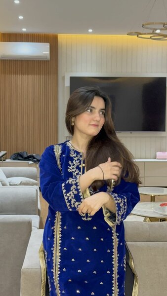 Woman's Stitched 2 Pcs Velvet Shirt And Plazo