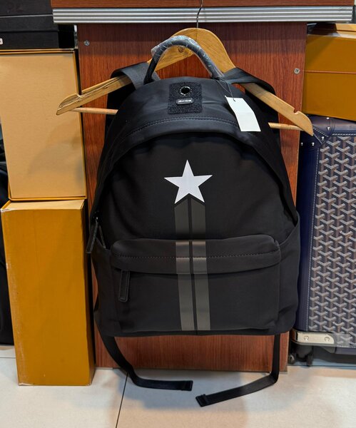 Sac à dos étoile noir élégant