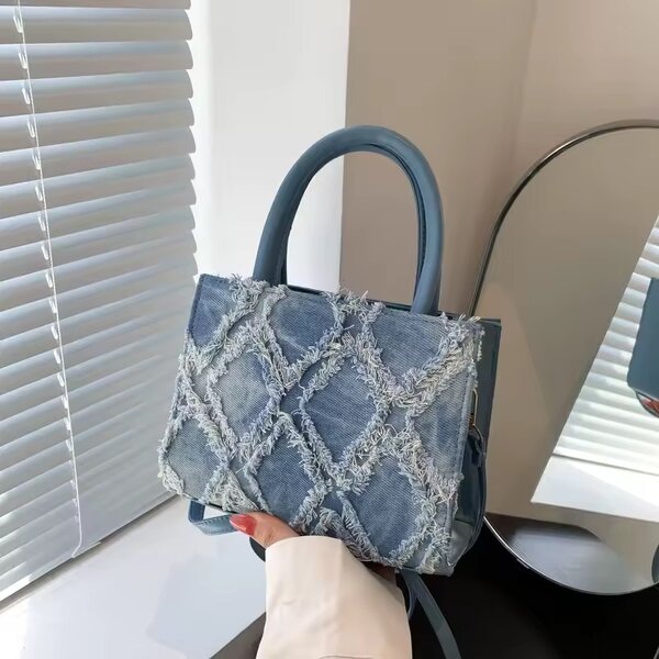 Sac à main en denim chic