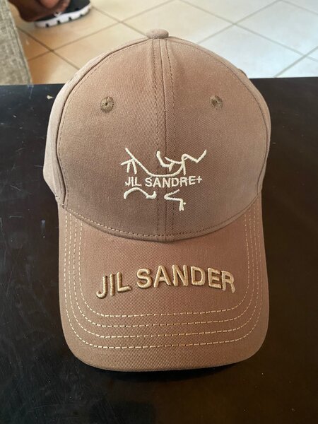 Jill Sanders Caps