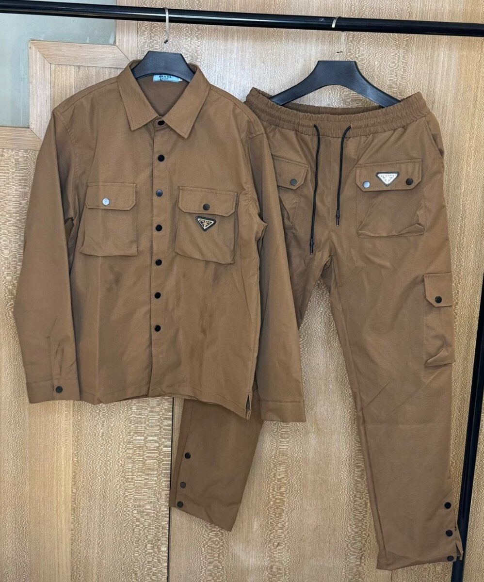 Complet survêtement de la marque prada