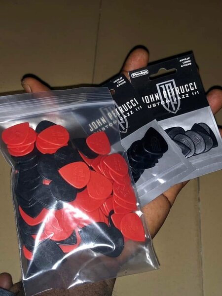 DUNLOP JAZZ-III PICKS