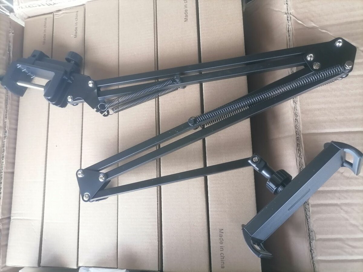 Smart phone iPad Desktop Clamp holder