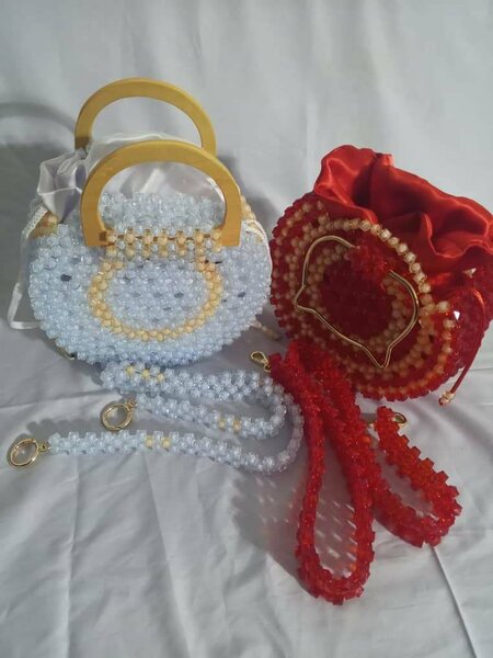 Sacs à main perlés élégants