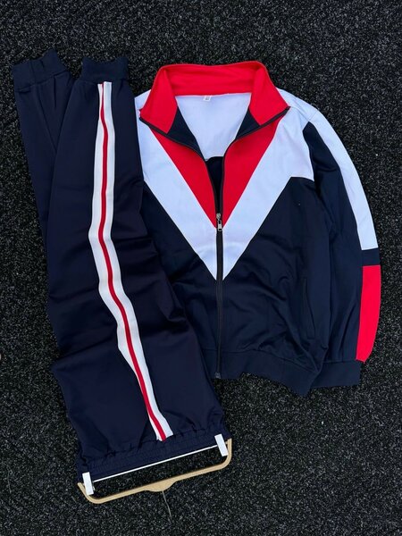 Tenue de survêtement tendance