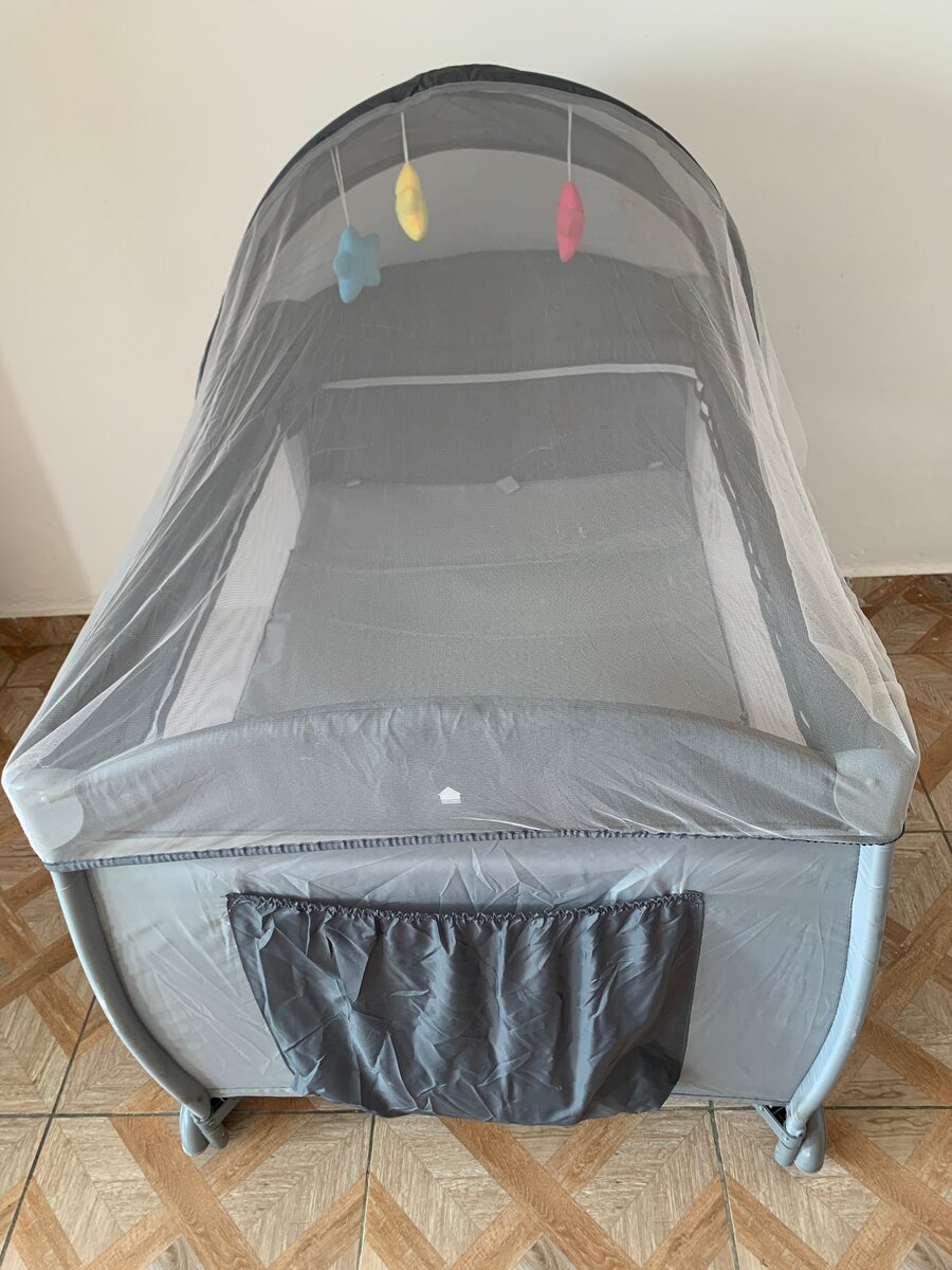 Lit enfants avec moustiquaire