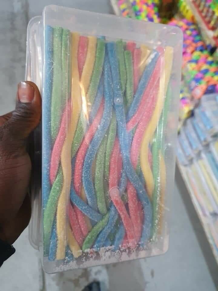 Sour gummy candy