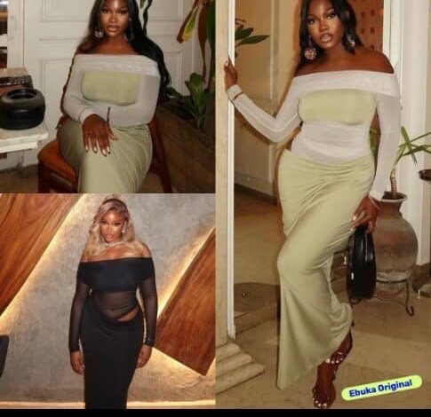 Robe élégante épaule dégagée