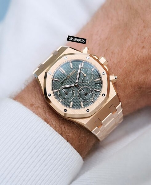 Luxury Men's Gold Watch