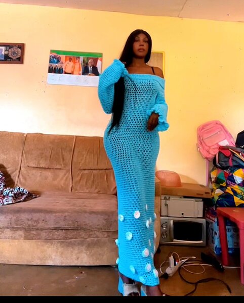 Robe en crochet bleu style bohème