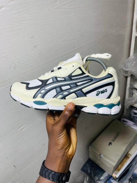 Baskets sportives Asics homme