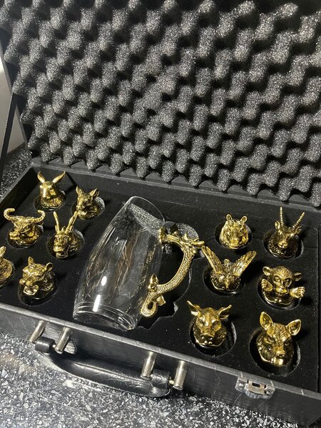 Стопки перевертыши с графином в кейсе