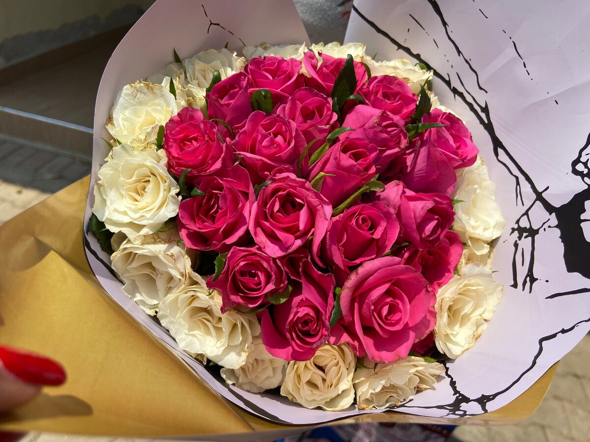 Roses and money bouquets