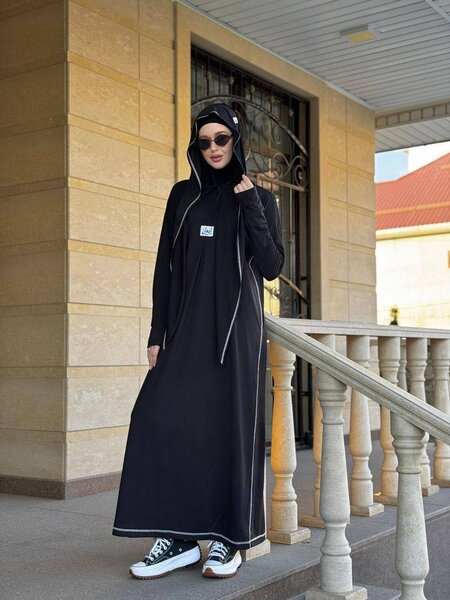 Платье с копюшоном