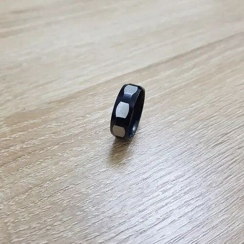 Bague en tungstène moderne