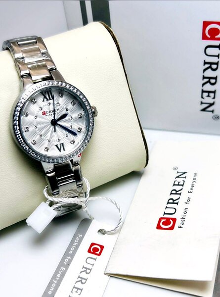 MONTRE DAMME DE LUX CURREN