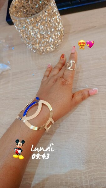 Bracelet doré papillon élégant