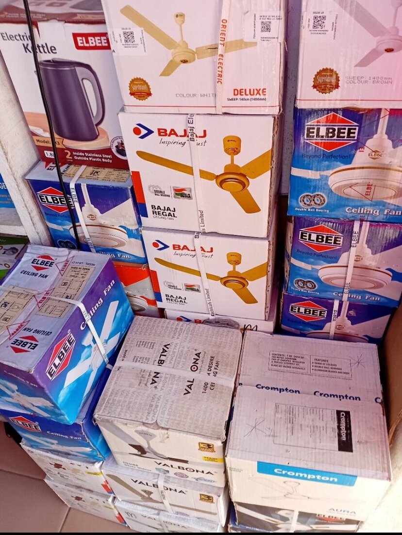 Crompton Aura ceiling fan (1400mm) Long and short blade