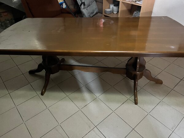 Продается б/у стол