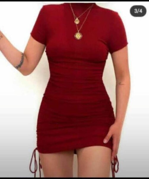 Robe moulante rouge élégante