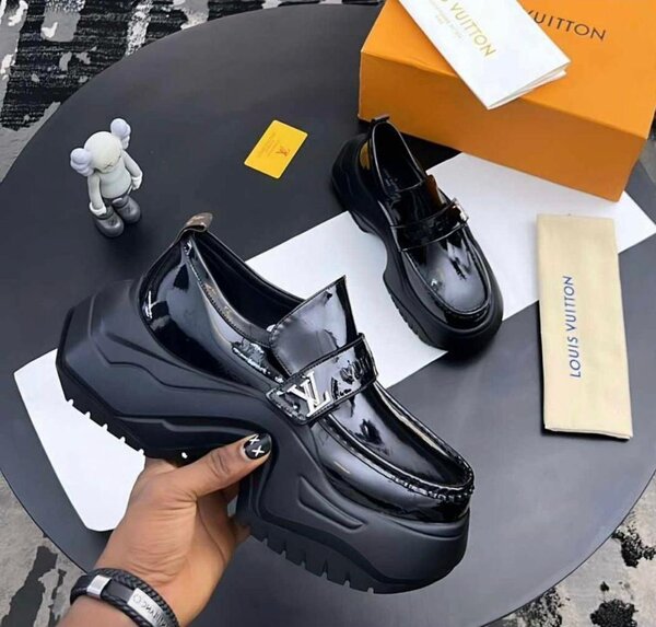 Original Louis Vuitton shoe