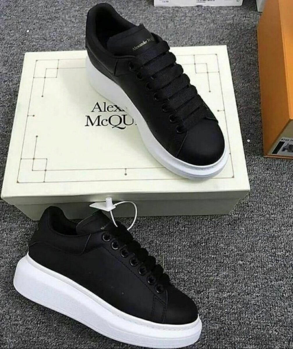 ALEXANDER MCQUEEN