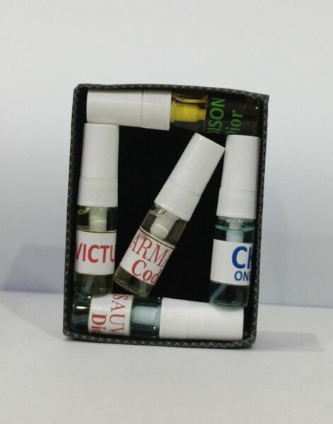 Pack of 5 branded perfume testers