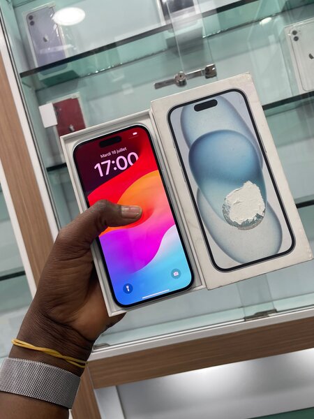 iPhone 15 128GB