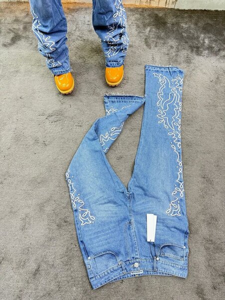 Jeans tendance brodés perles