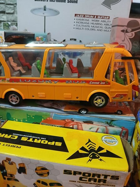 Camion-citerne jouet puissant