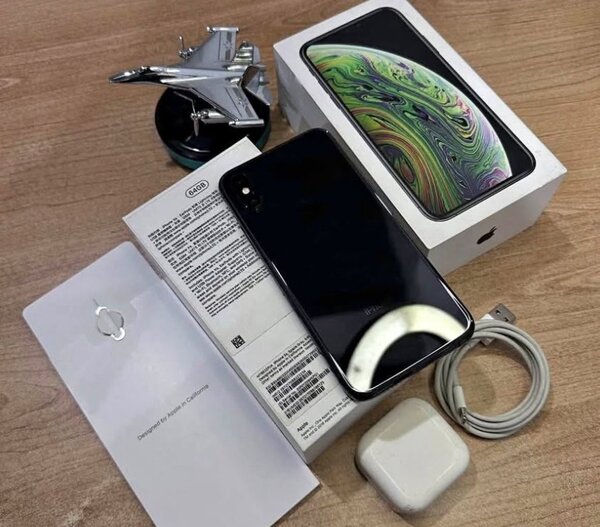 iPhone XS élégant 64 Go Noir