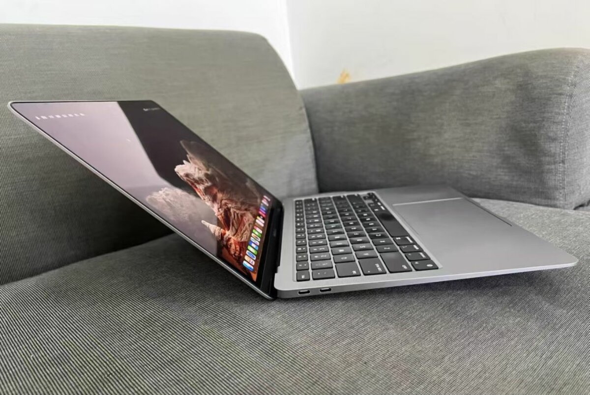 MacBook Air M1 8+256G 13.3 inches（ 99% new）