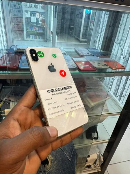 iPhone X 64giga casineuf très propre