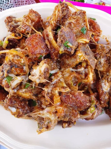 viande de porc frites