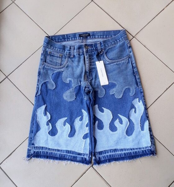 Shorts en jean flamme