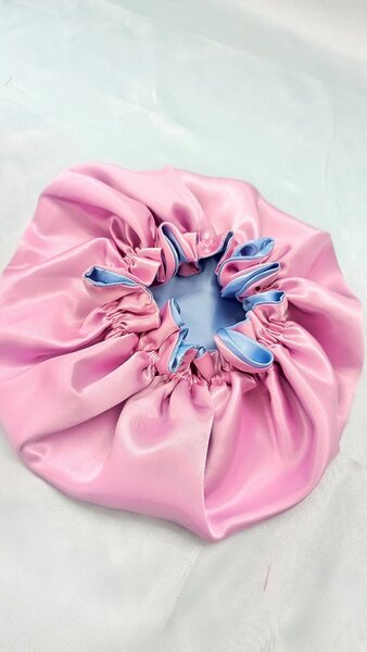 Bonnet en satin - Doublé