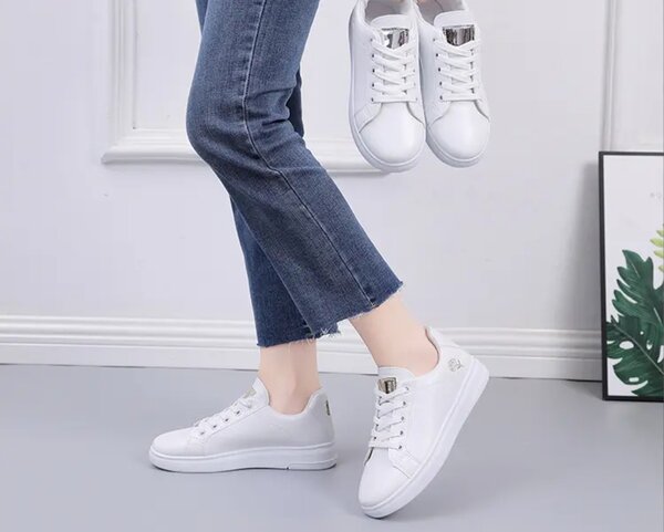 Baskets blanches élégantes