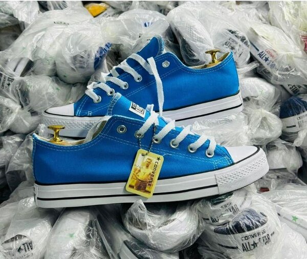 Converse bleu ciel