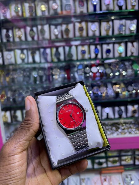 Montre Bracelet Rouge Élégante