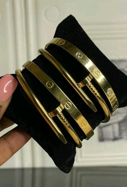Elegant Gold Bracelet Set