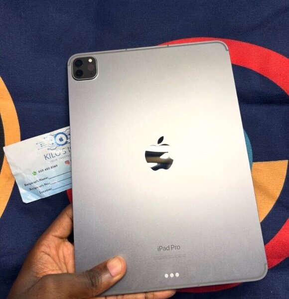 FAIRLY USED IPAD 11. INCHES M2