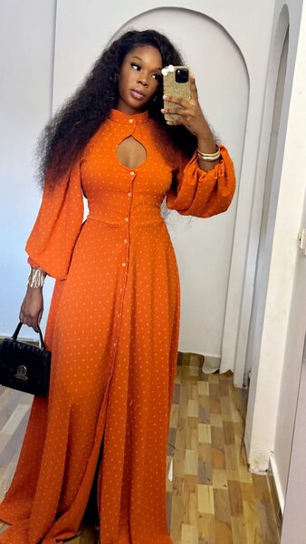 Robe élégante à manches bouffantes