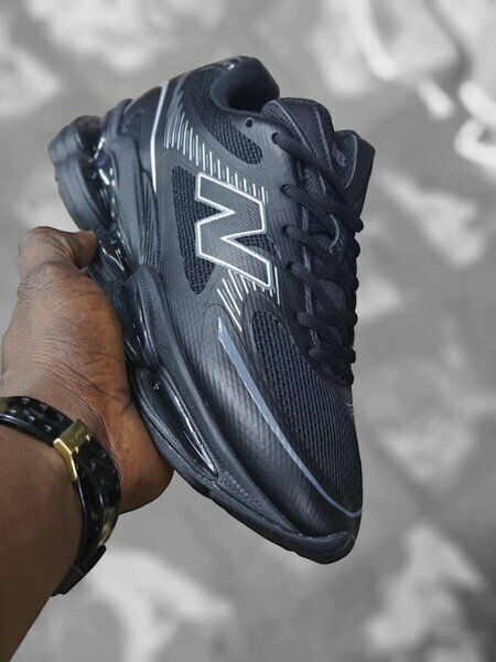 New Balance noire chunky 40-45