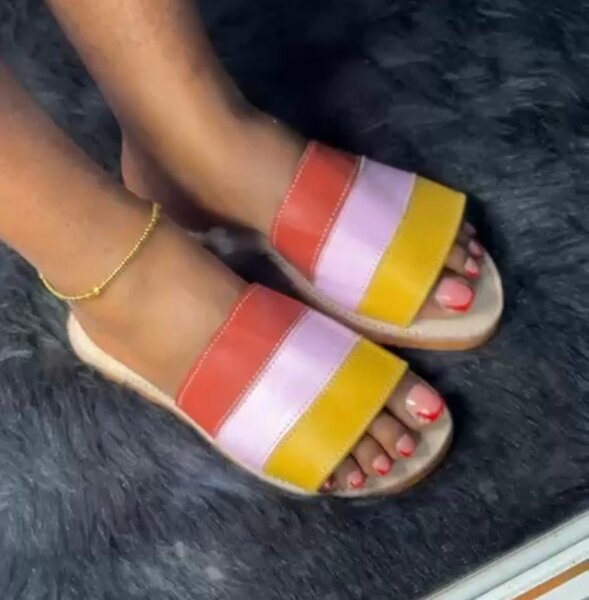 Sandales  en cuir colorées