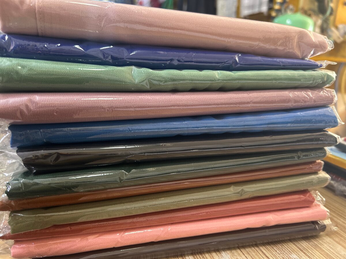 Foulards colorés en mousseline